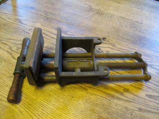 VINTAGE RICHARDS WILCO​X WOODWORKING BENCH VISE