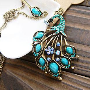 Betsey Johnson Gorgeous blue peacock necklace #XL116