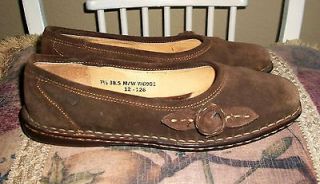 BORN COCOA BROWN SU​EDE COMFORT FLATS WITH HANDSTITCHED FLOWER 7.5M 