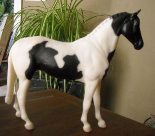 Breyer Horse~Classic Size~ Black Tobiano Pinto #653
