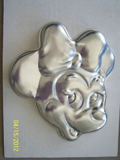minnie mouse cake pan in Collectibles
