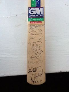 Signed Mini Cricket Bat India 1998/99 16 Signatures Dravid