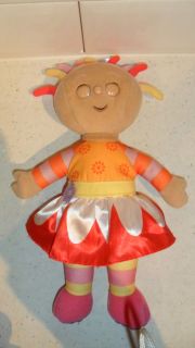   IN THE NIGHT GARDEN UPSY DAISY SOFT TOY DOLL WITH OPEN AND SHUT EYES