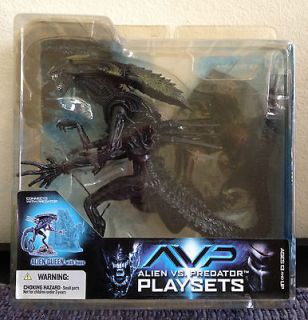  McFarlane Toys AVP Alien vs Predator Alien Queen With Eggs Playset