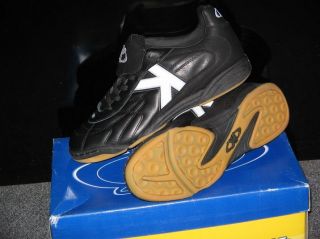 New Kelme Barcelona Black SIZE 7.5 Soccer Indoor Shoes