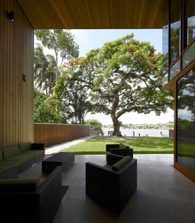 Casa impressiona com arquitetura naturalRevista Mobly