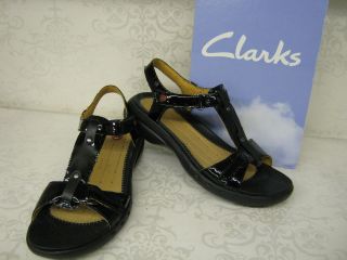 Clarks Unstructured Un Swish Black Patent Leather Casual T Bar Sandals