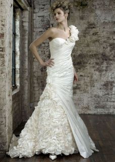 Ian stuart cabaret wedding gown size 10 very sought after wedding 