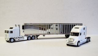 Herpa Kenworth K100 Med Chrome frame w/53 Chrome reefe & 1  Columbia 