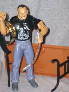 WWE Figures Ruthless Aggression CHAVO GUERRERO & Accessories Table 