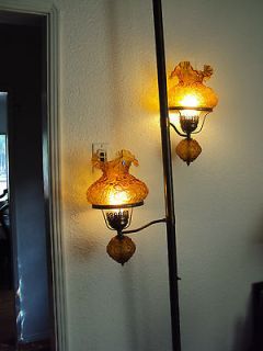 VINTAGE METAL FLOOR TENSION POLE LAMP RUFFLED POPPY AMBER FENTON GLASS 