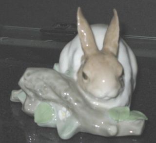 lladro porcelain rabbit eating figurine 4772 brown 
