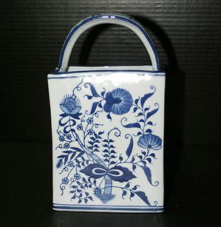 BLUE/WHITE PORCELAIN VASE MADE BY CHINA BLUE FOR SEYMOUR MANN