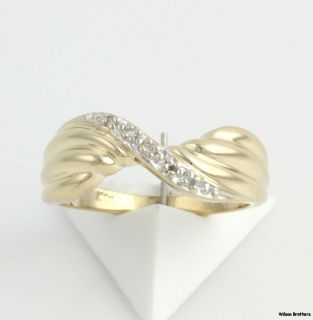   03ctw Genuine Diamond Twisted Band   14k Yellow Gold Estate Bow Ring