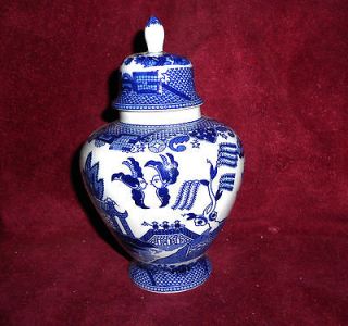 blue willow pattern temple jar new  24