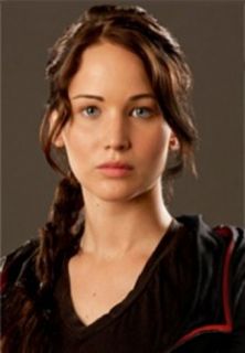 Jennifer_Lawrence_as_Katniss_Everdeen_The_Hunger_Games_promotional 