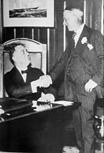 150px Governor_Roosevelt_and_Al_Smith