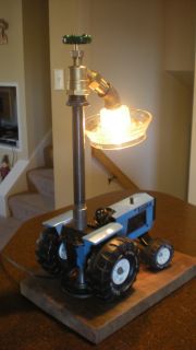 Vintage Agricultural Steampunk Table/Desk Lamp   Tonka Tractor   Chick 