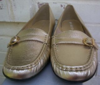 Ann Marino Sz 8 M Gold Metallic Leather Shoes Flats Moccasin Casual 