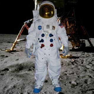 Apollo Deluxe Replica Spacesuit Complete w Accessories