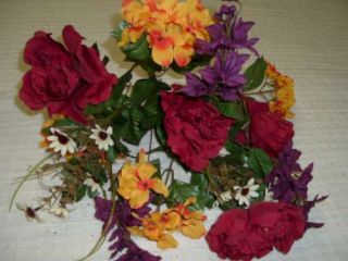 You are bidding on 1 silk flower bush. There are 14 flowers on this 