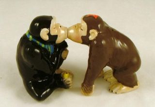 kissing chimps monkeys salt pepper shakers s p