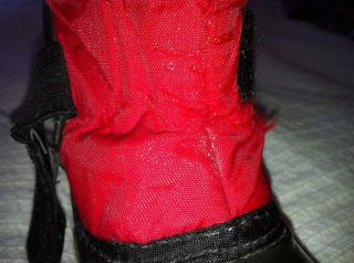 this is a great pair of boys baffin snow boots red with black trim 