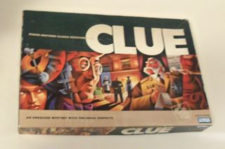 CLUE BOARD GAME complete set in original box 2002