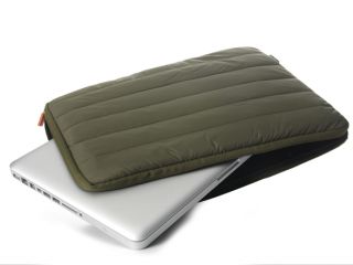 Incipio IM 314 DEN   Denver Padded Nylon Sleeve for MacBook Pro 15 