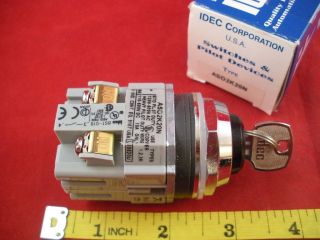 Idec ASD2K20N Key Selector Switch 2 Position Maintained 120v 600c ac 