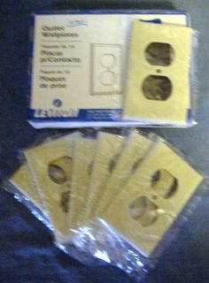 New LEVITON Ivory Color Plastic Outlet Cover Wall Plate Lot with Box 