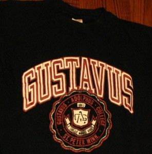  Delivererare True Vintage Gustavus Adolphus Minnesota T Shirt M