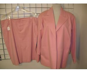 LINDA ALLARD ELLEN TRACY pale pink skirt suit. jacket had long sleeves 