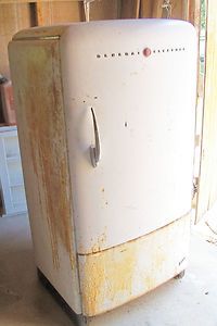 Vintage 1942 GE Deluxe Refrigerator Old Antique General Electric 1940s 
