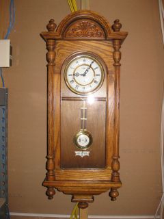 Vintage Oak Howard Miller Wall Clock VGC Model 612 462