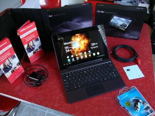 ASUS Transformer Prime 32GB With Keyboard Dock and Accessories