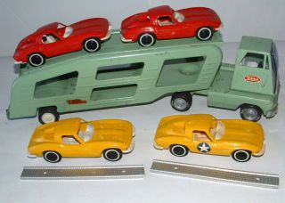1960s Tonka Toy Car Hauler with Ramps and 4 Cars