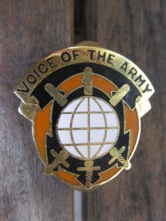 US ARMY SIGNAL CORPS VOICE OF THE ARMY PIN 9th SIGNAL COMMAND UNIT 