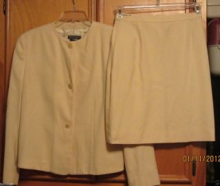 Womans Giorgio Armani Skirt Suit Size 44 10 Wool High Quality Blazer 