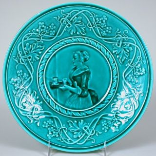   Baker Green Majolica Plate Displaying Bakers Chocolate Lady