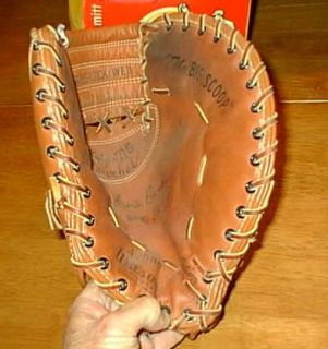 ERNIE BANKS WILSON USA FIRSTBASE MITT WITH STORE DISPLAY BOX