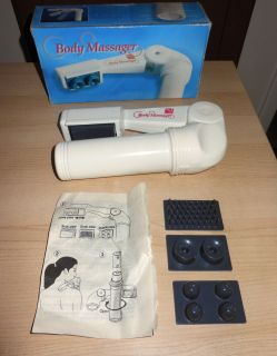 WWI Battery Powered Hand Held Massager in Box w 3 Heads Body Muscle 