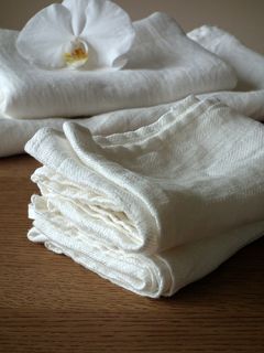 Fabulous Set of 2 Bath Hand Towels White Striped Linen
