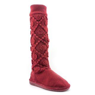 The Bearpaw Capulet boots feature a textile upper with a round toe 