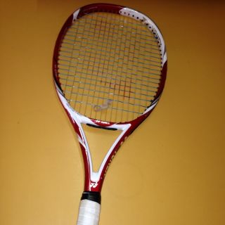 Bernard Tomics Custom Yonex Vcore 98 D