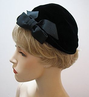 Vintage Ladies 1930s 40s Black Velvet Betmar Hat 1268