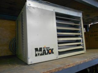 Mr Heater Big Maxx Natural Gas Garage Heater incl duct and roof vent 