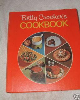 Betty Crockers Cookbook 5 Ring Binder 1969 Great