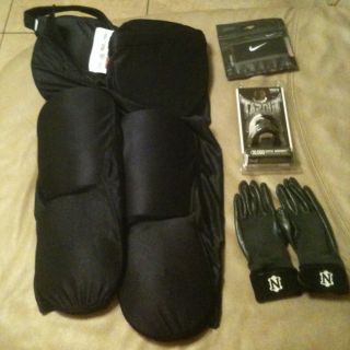 Black Football Med Pants w/7 Piece Integrated Pads, Gloves, Mouthguard 