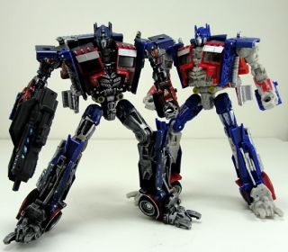 This is a Hasbro Dark of the Moon deluxe class Optimus Prime 